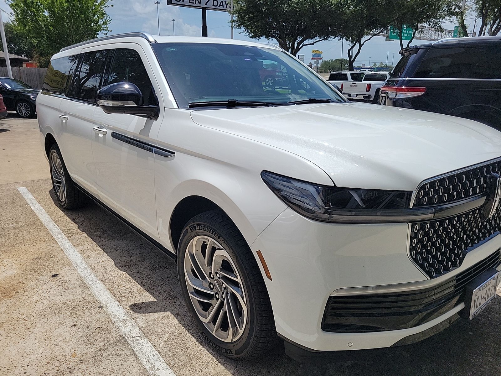 2026 LINCOLN Navigator L