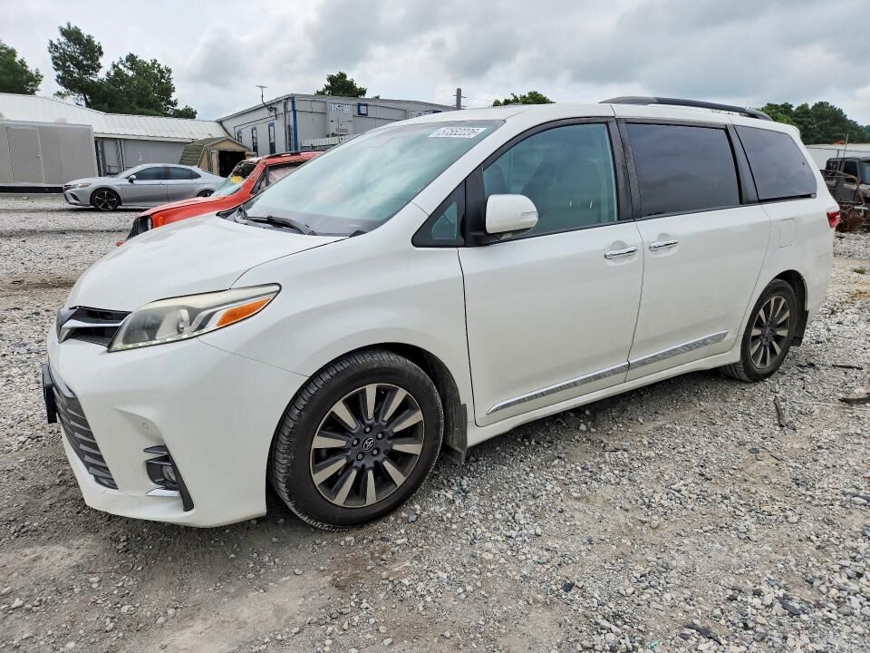 2019 TOYOTA Sienna