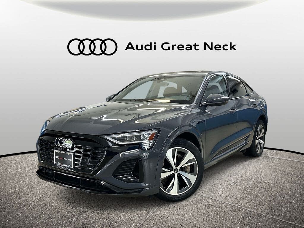 2024 AUDI Q8