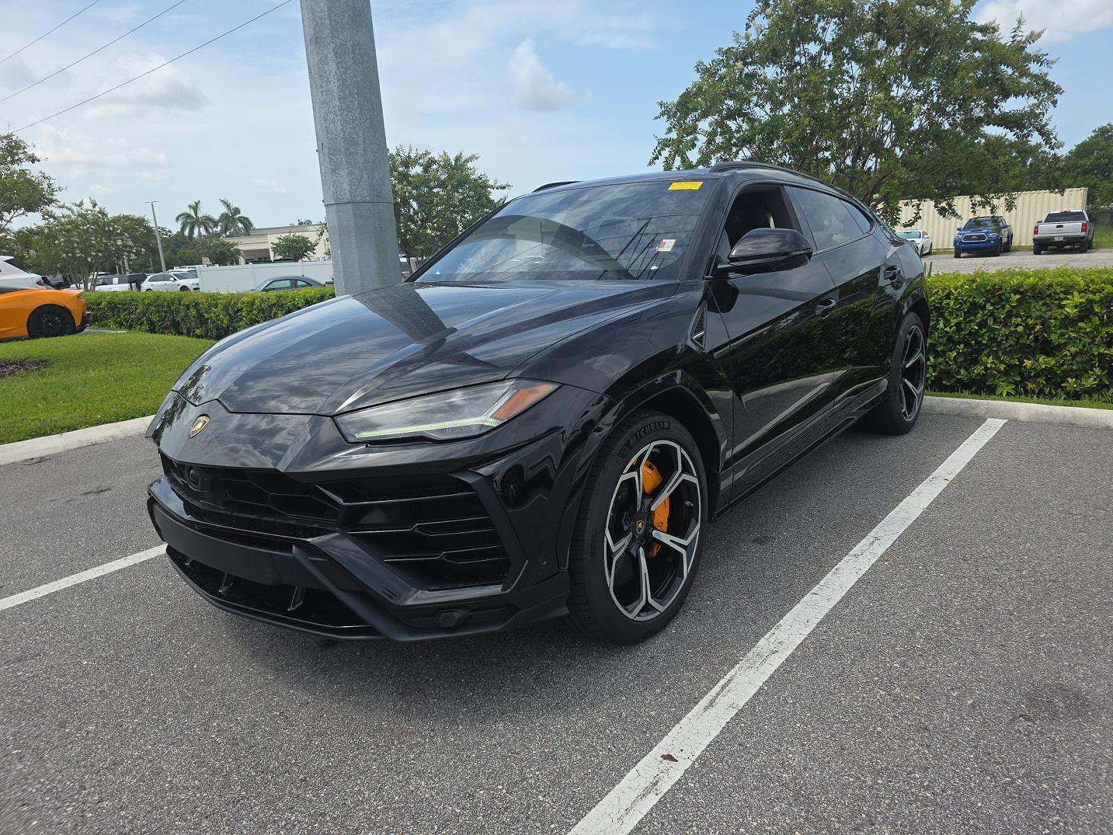 2020 LAMBORGHINI URUS