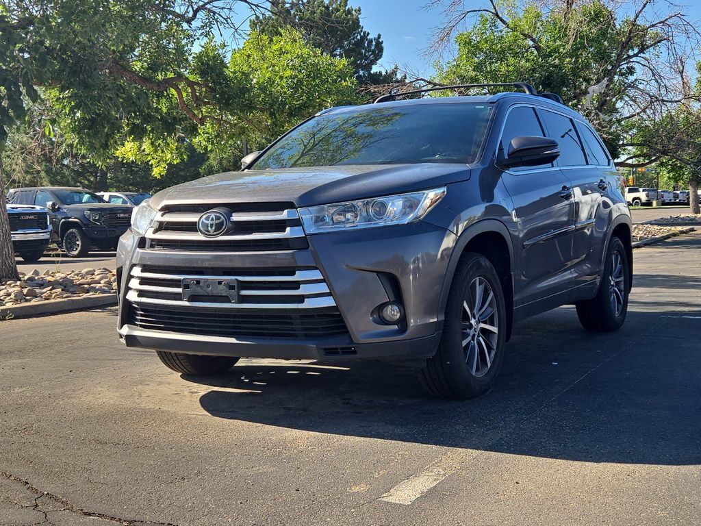 2017 TOYOTA Highlander