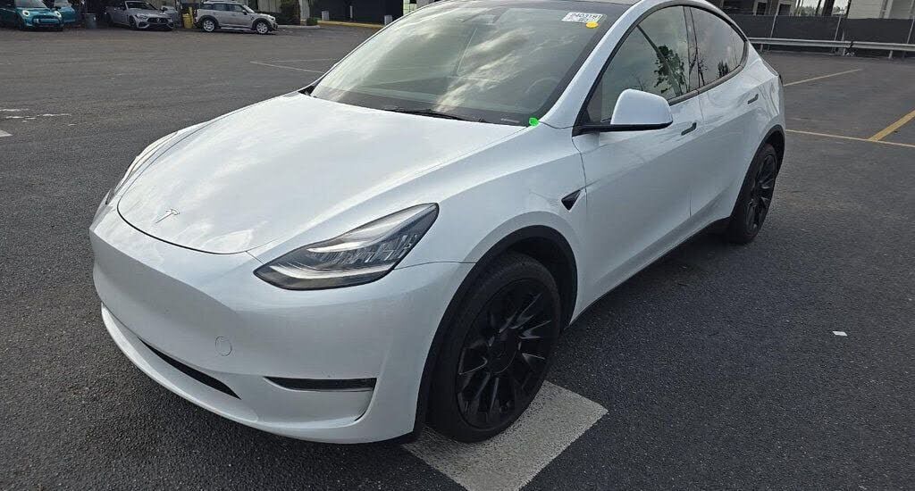 2023 TESLA Model Y