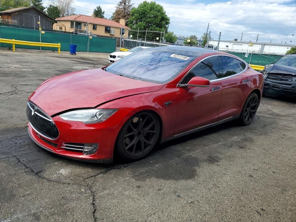 2015 TESLA Model S