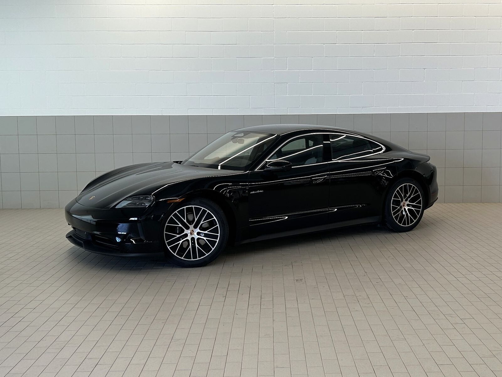 2026 PORSCHE Taycan