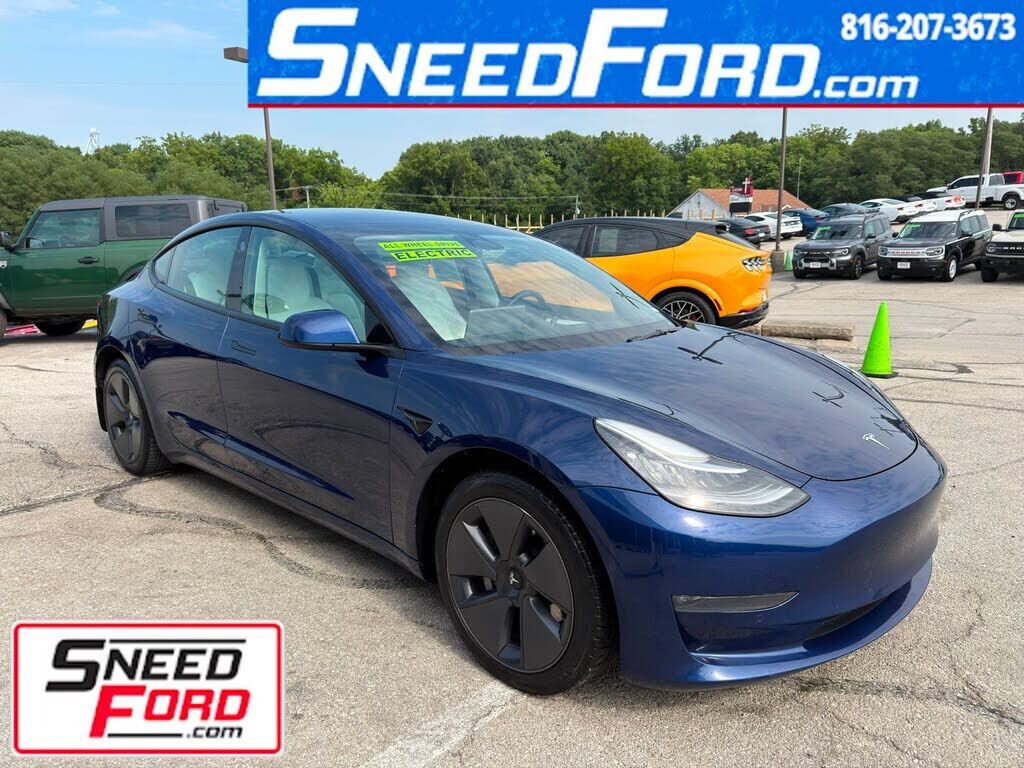 2022 TESLA Model 3