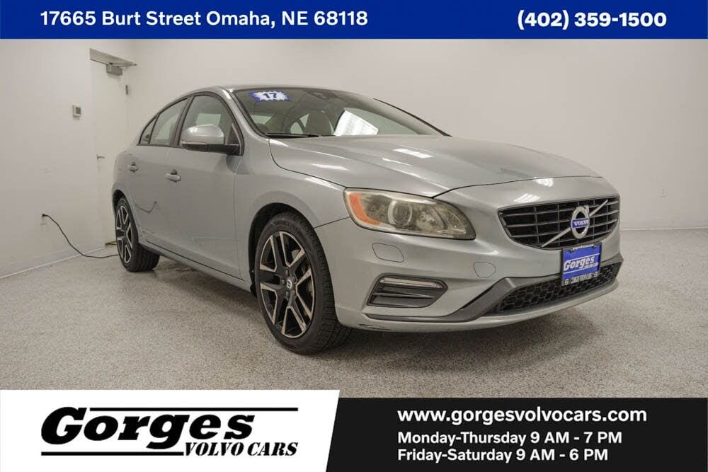 2017 VOLVO S60