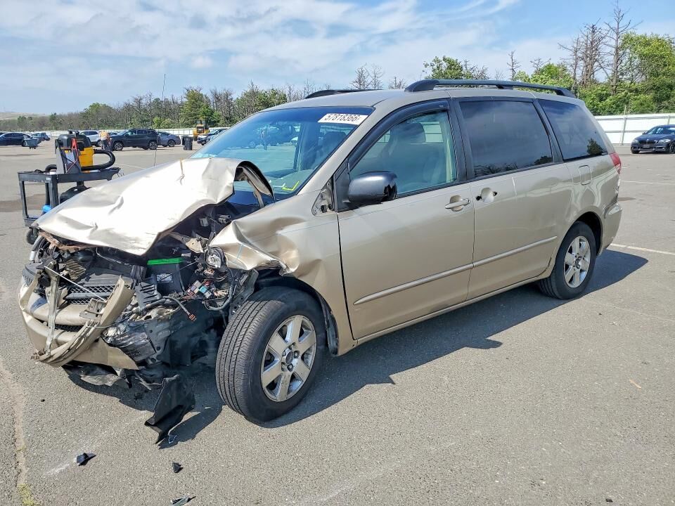2004 TOYOTA Sienna