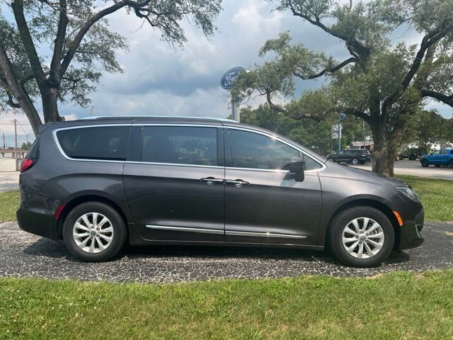 2019 CHRYSLER Pacifica