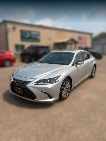 2019 LEXUS ES