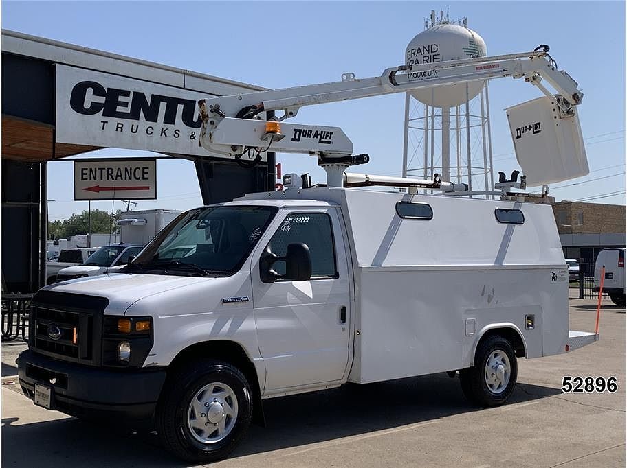 2017 FORD E-350
