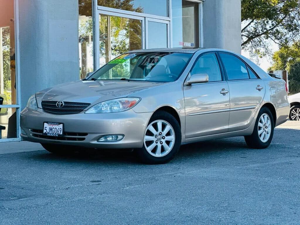 2004 TOYOTA Camry