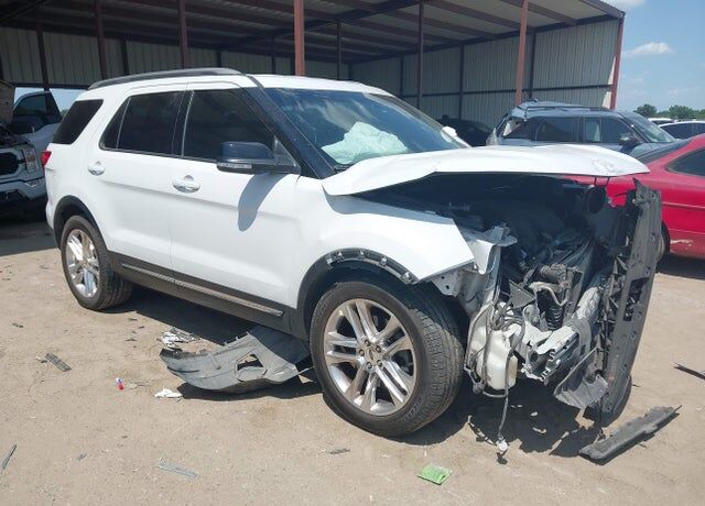 2017 FORD Explorer