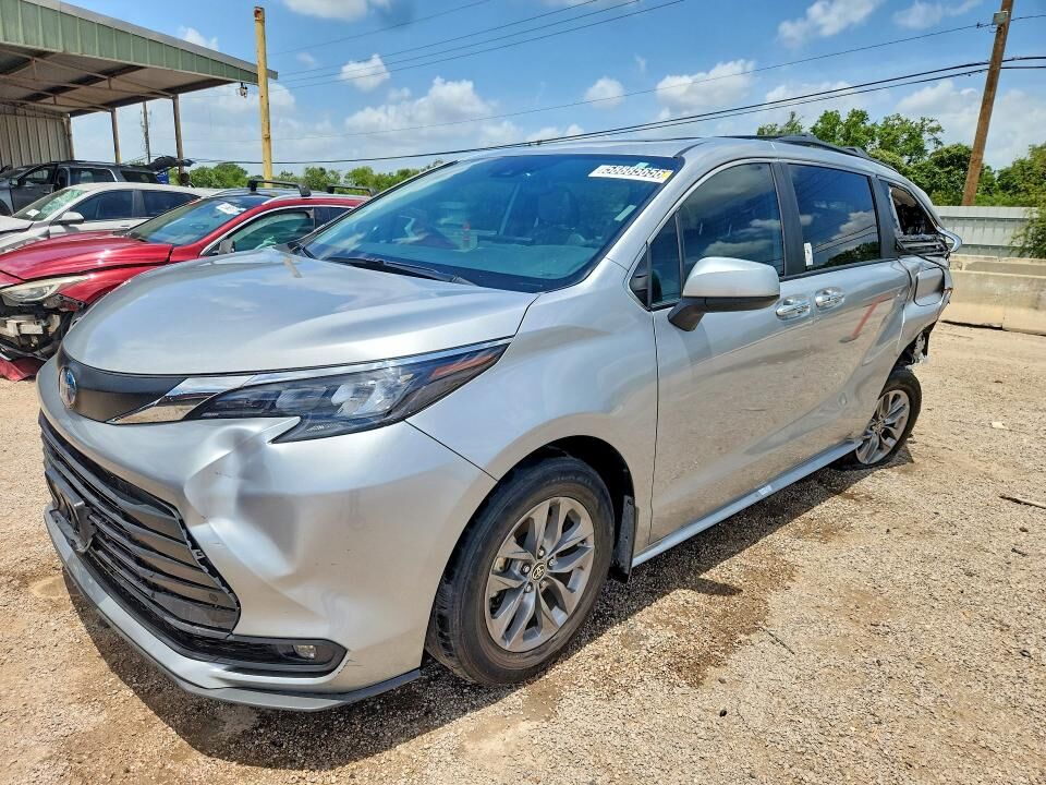 2025 TOYOTA Sienna