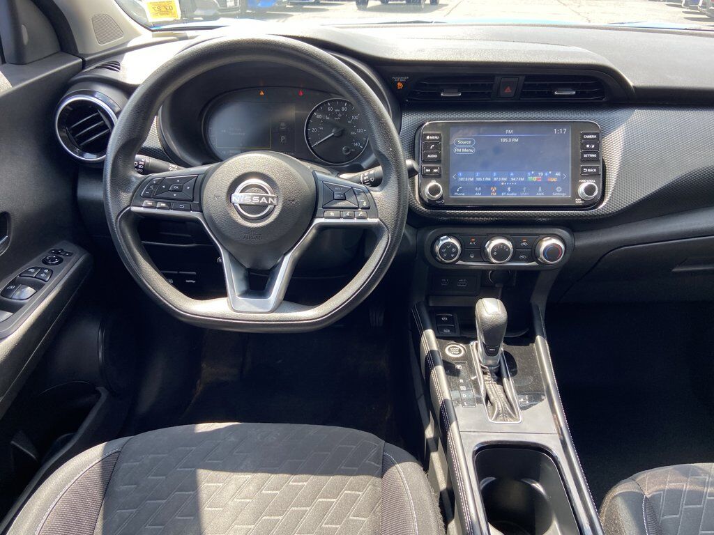 2023 NISSAN Kicks