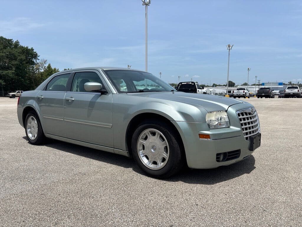 2005 CHRYSLER 300