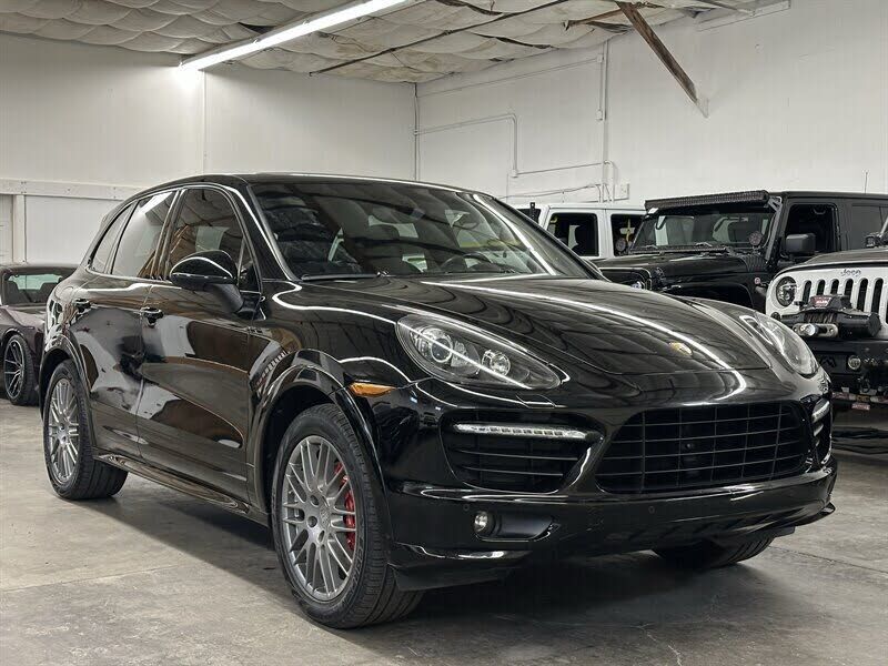2013 PORSCHE Cayenne