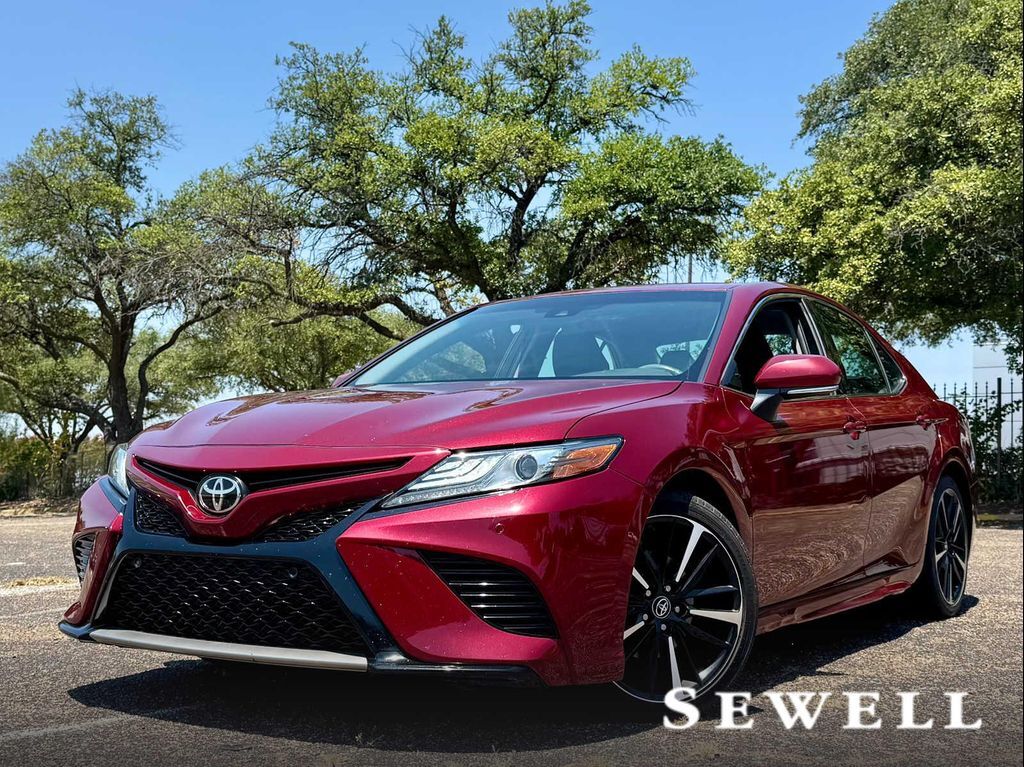 2018 TOYOTA Camry