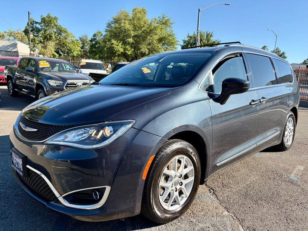 2020 CHRYSLER Pacifica