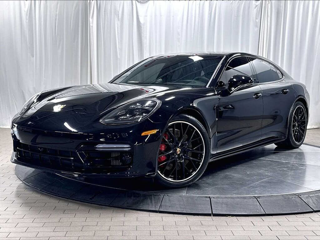 2022 PORSCHE Panamera