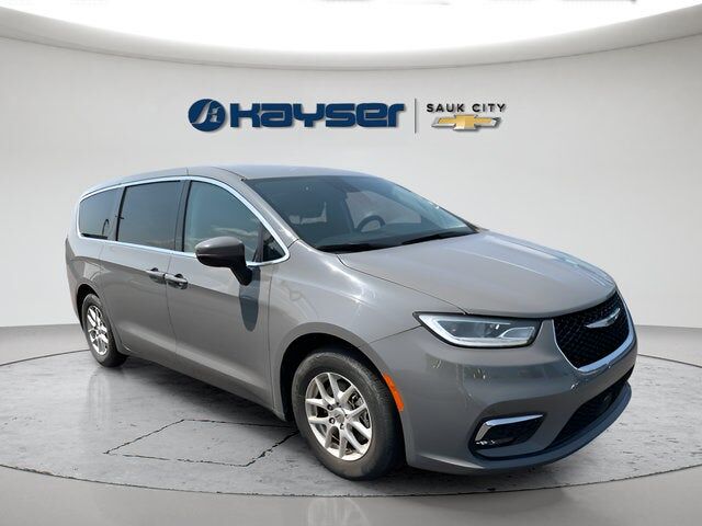 2023 CHRYSLER Pacifica