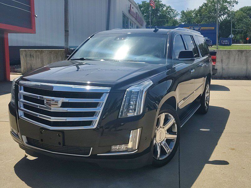 2017 CADILLAC Escalade ESV