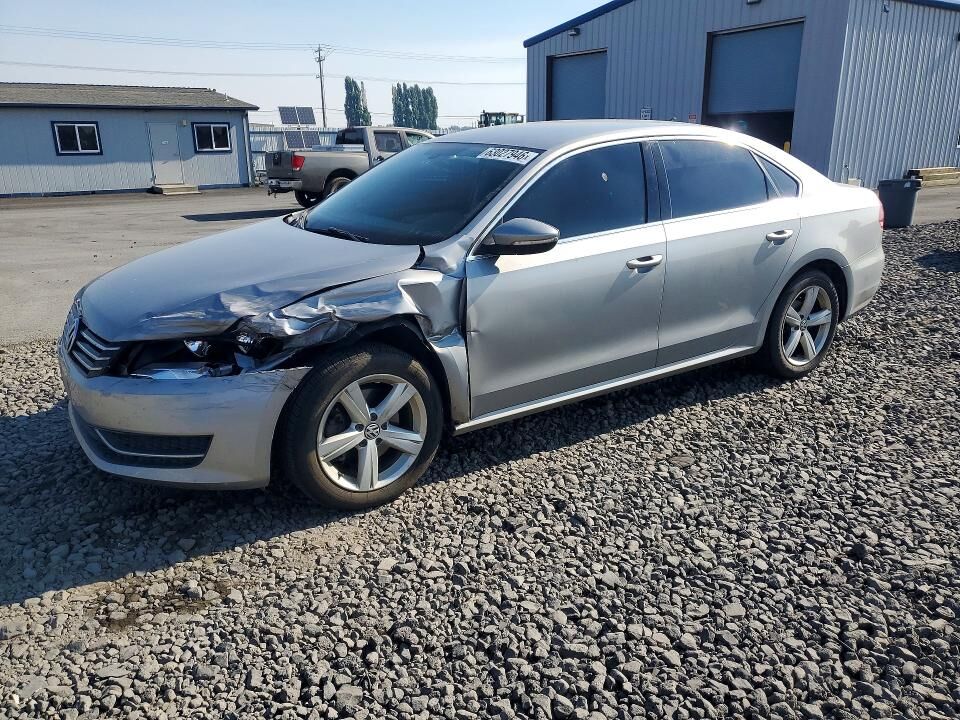 2012 VOLKSWAGEN Passat