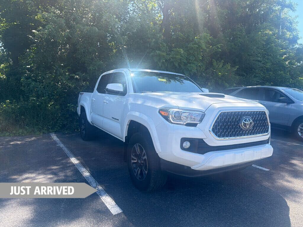 2019 TOYOTA Tacoma