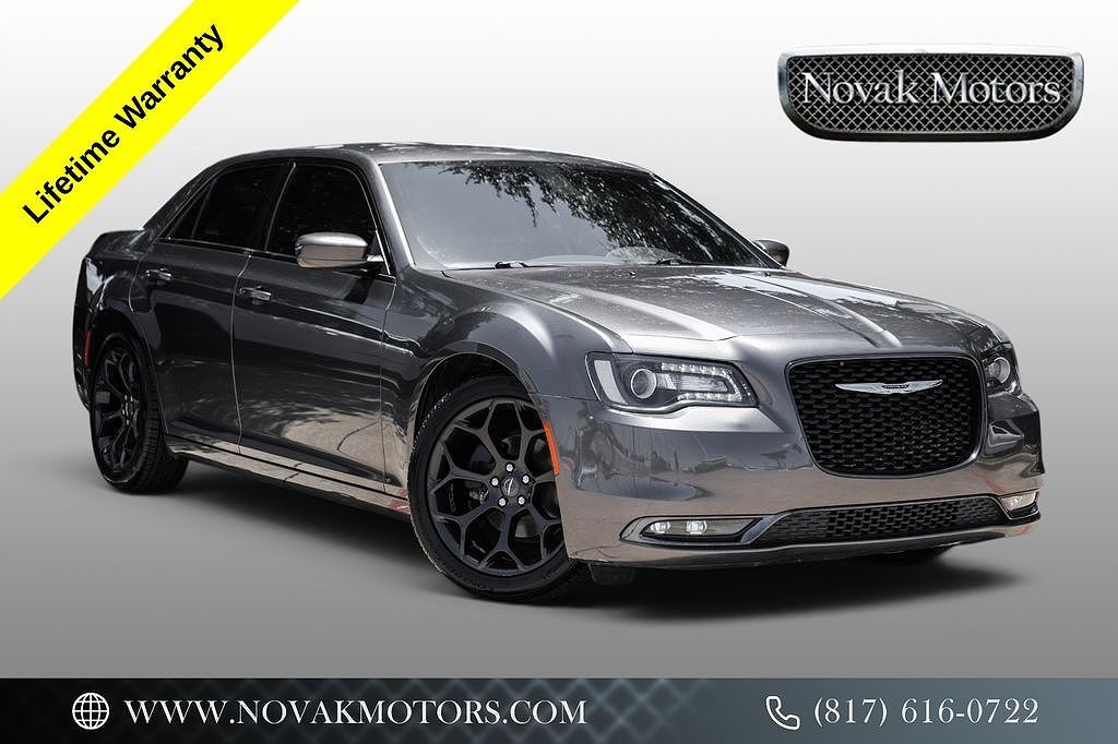 2019 CHRYSLER 300