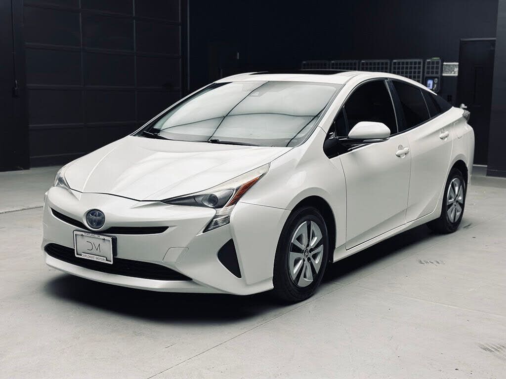 2016 TOYOTA PRIUS
