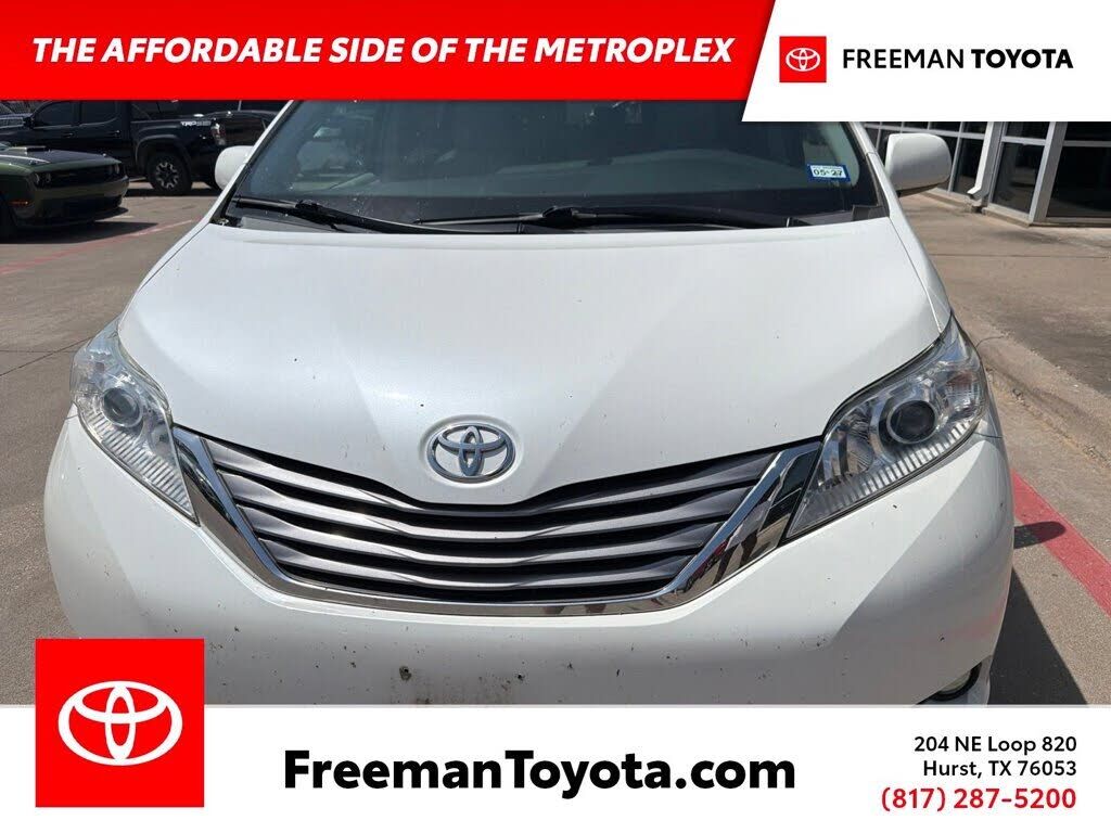 2016 TOYOTA Sienna