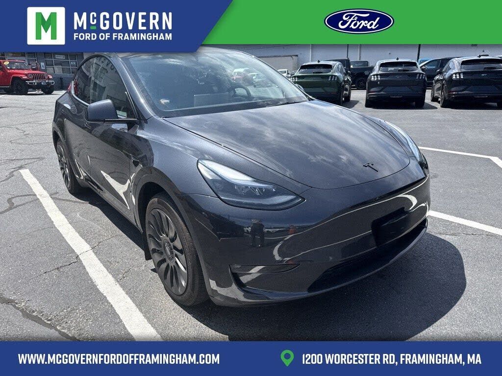 2024 TESLA Model Y