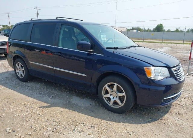 2016 CHRYSLER Town and Country