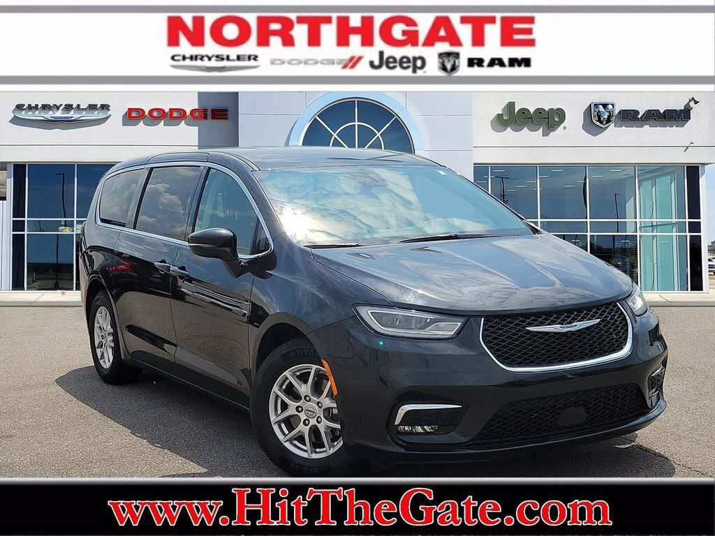 2023 CHRYSLER Pacifica