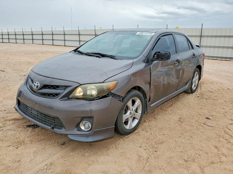 2013 TOYOTA Corolla