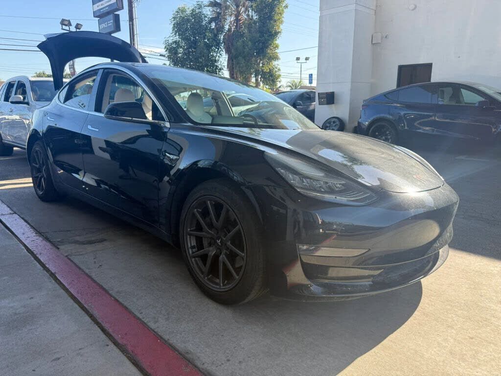 2019 TESLA Model 3