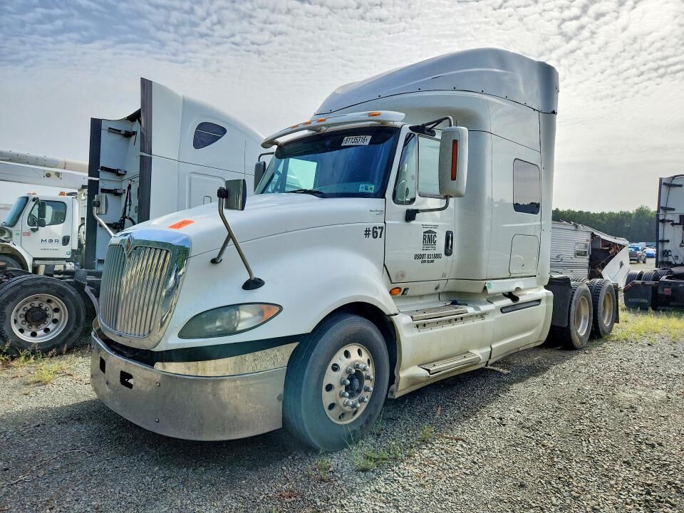 2016 INTERNATIONAL LF687