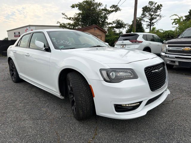 2019 CHRYSLER 300