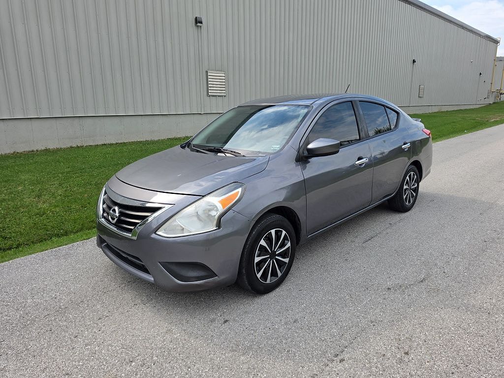 2019 NISSAN Versa