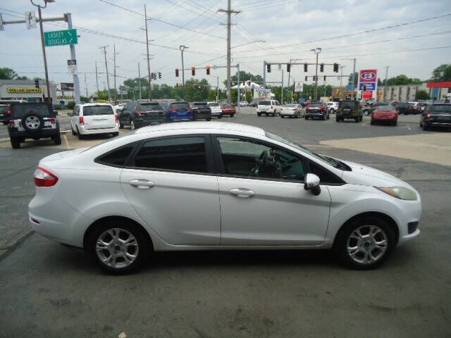 2015 FORD Fiesta