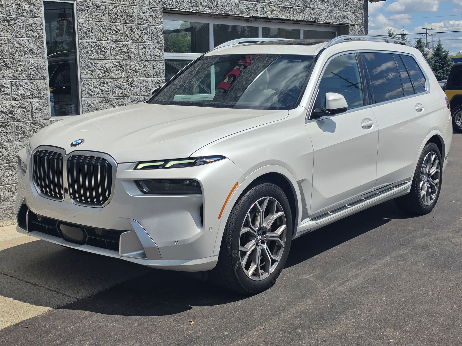 2023 BMW X7