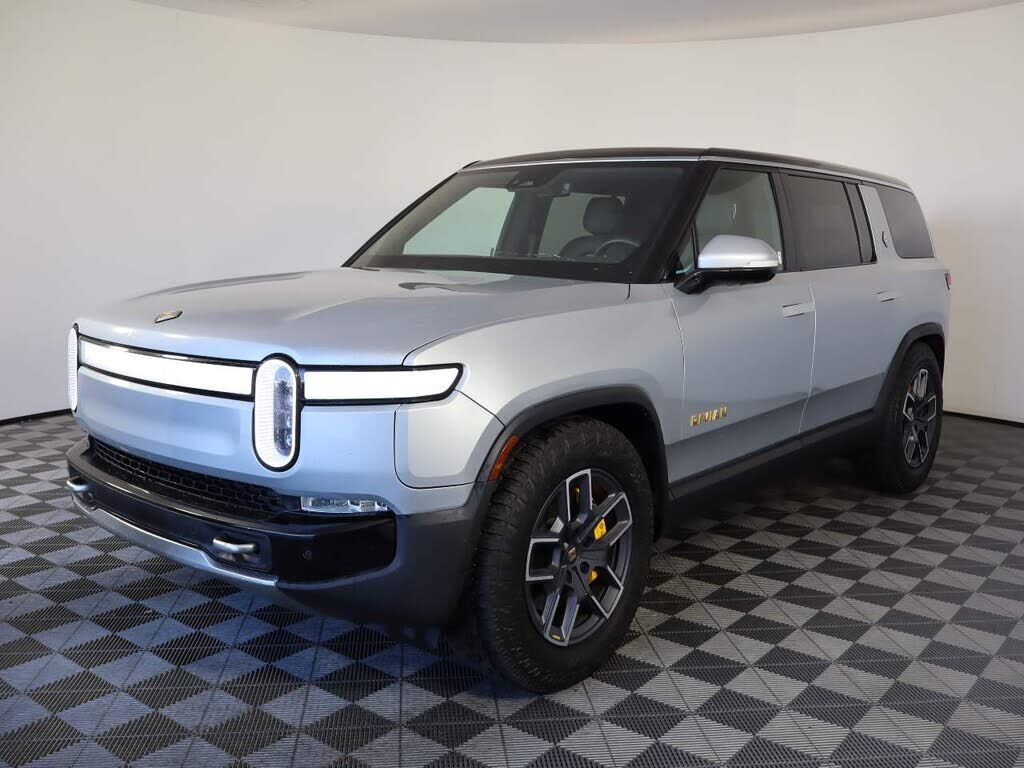 2024 RIVIAN R1S