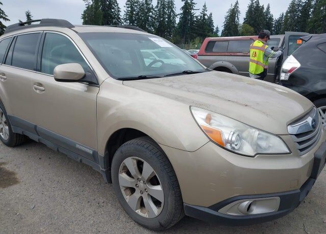 2010 SUBARU Outback