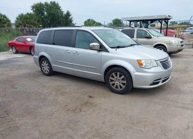 2011 CHRYSLER Town and Country