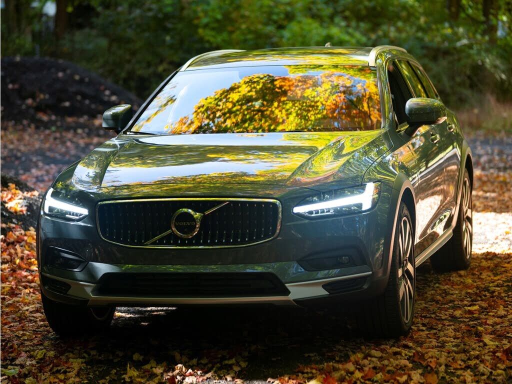 2022 VOLVO V90CC