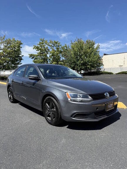 2011 VOLKSWAGEN Jetta