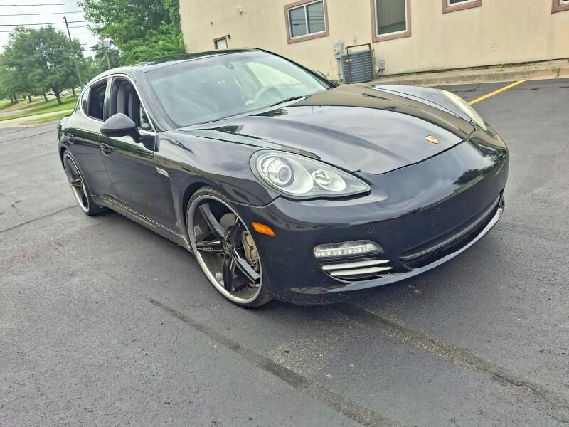 2010 PORSCHE Panamera