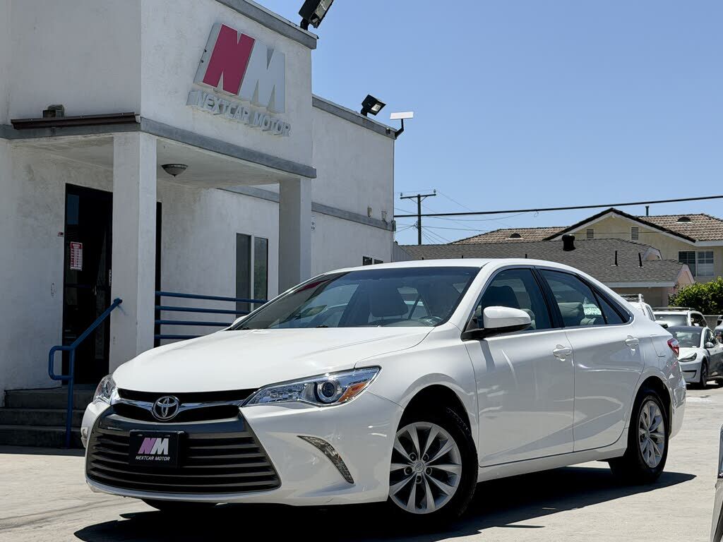 2017 TOYOTA Camry