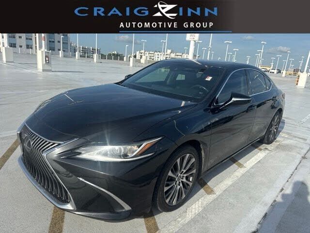 2019 LEXUS ES