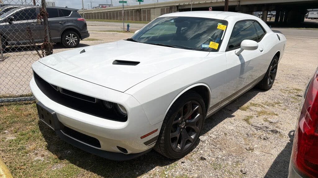 2017 DODGE Challenger