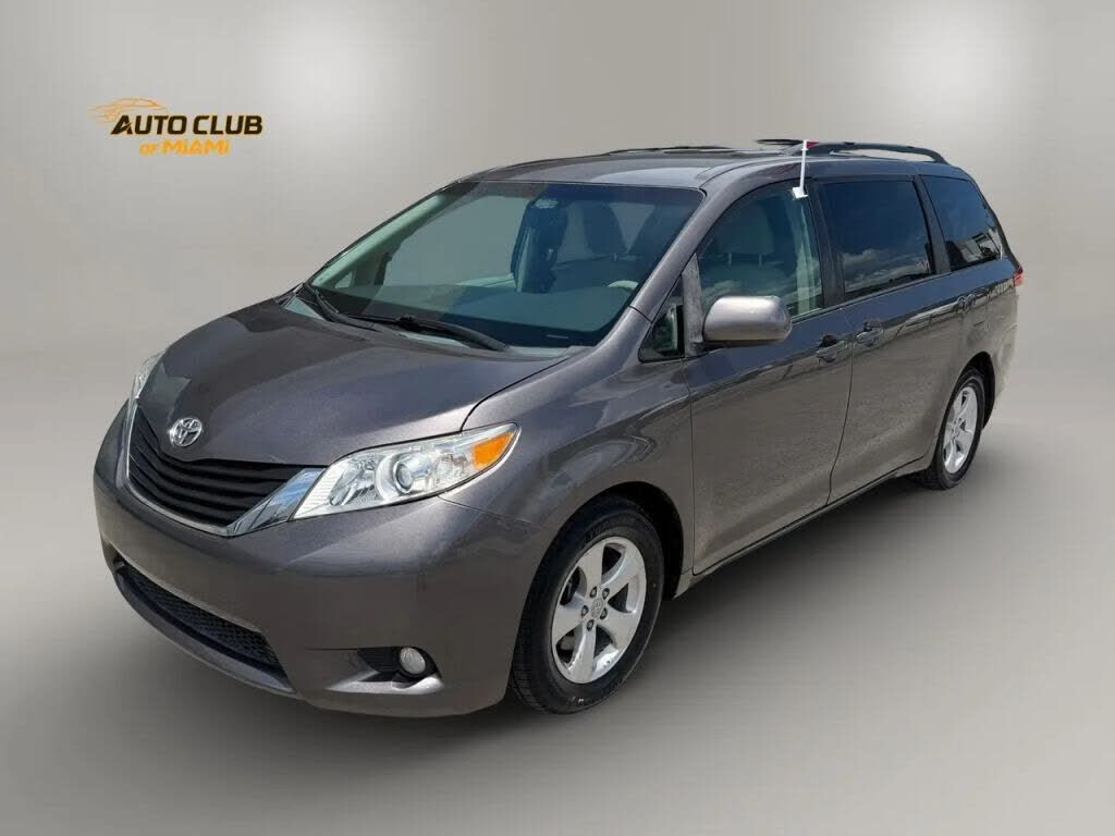 2012 TOYOTA Sienna